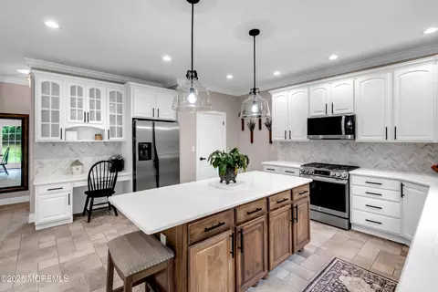 Kitchen - 15 Conor Rd, Jackson, NJ 08527 photo 9 of 11
