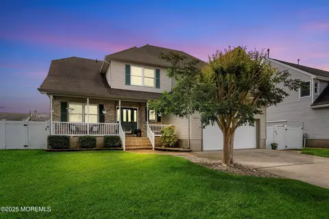 3265 Churchill Dr, Toms River, NJ 08753