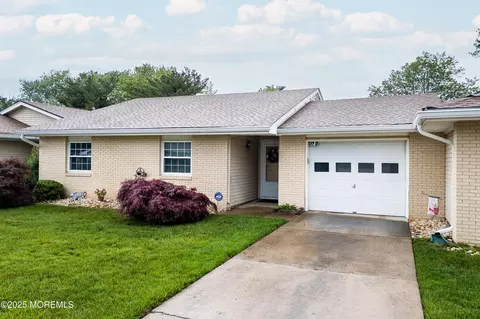 517 Hazen Rd # 517B, Monroe, NJ 08831