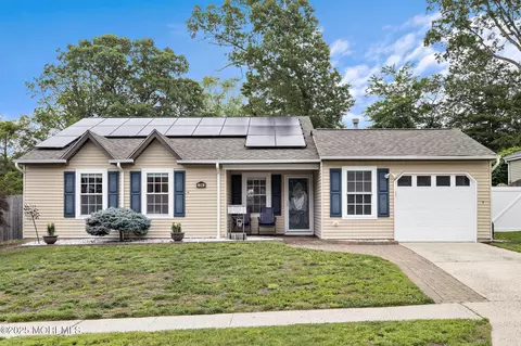 75 Concord Cir, Howell, NJ 07731