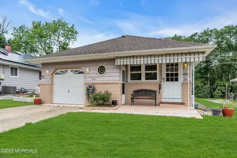 1712 Mount Idenburg Ln, Toms River, NJ 08753