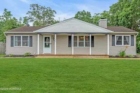 217 Hemlock Dr, Lanoka Harbor, NJ 08734