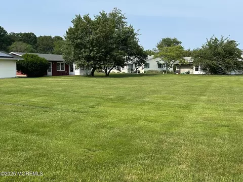 Exterior - 5 Lamb Rd, Brick, NJ 08724 photo 1 of 6