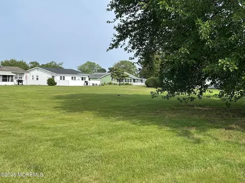 Exterior - 5 Lamb Rd, Brick, NJ 08724 photo 2 of 6