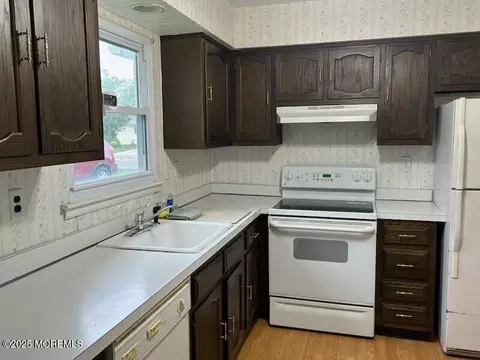 Kitchen - 5 Lamb Rd, Brick, NJ 08724 photo 3 of 4