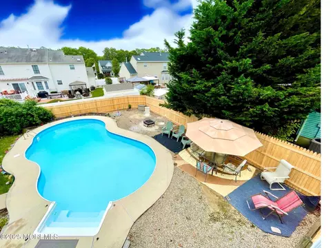 229 Stern Ave, Manahawkin, NJ 08050