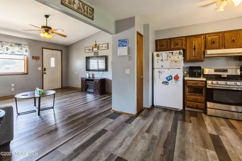 Entry Way - 214 Conifer Dr, Forked River, NJ 08731 photo 2 of 3