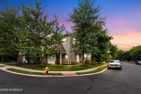 52 Ocean Breeze Ct, Manahawkin, NJ 08050