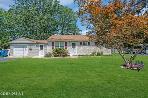 530 Aldrich Rd, Howell, NJ 07731