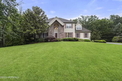 3 Canterbury Ct, Jackson, NJ 08527