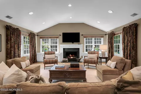 1 Van Cir, Rumson, NJ 07760 photo 4
