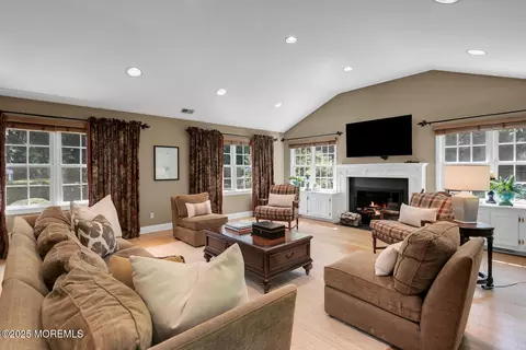 1 Van Cir, Rumson, NJ 07760 photo 6