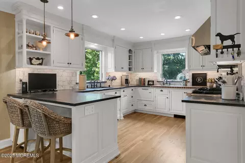 1 Van Cir, Rumson, NJ 07760 photo 7