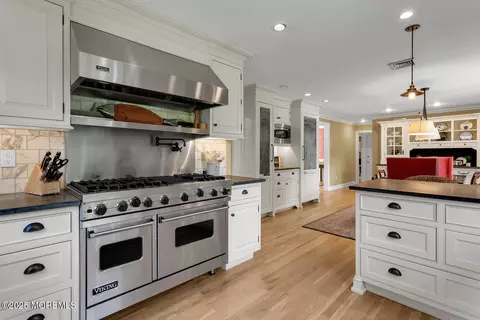 1 Van Cir, Rumson, NJ 07760 photo 8