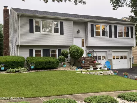 3 Maria Ct, Brick, NJ 08724
