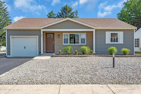 62 Carlisle Rd, Toms River, NJ 08757