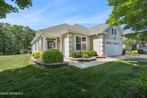 14 Hot Springs Ter, Barnegat, NJ 08005