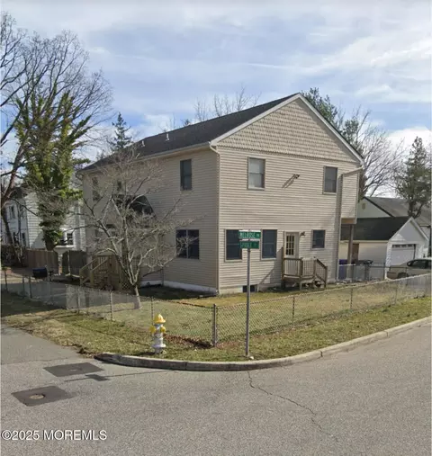 10 Spruce St, Toms River, NJ 08753