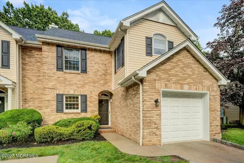 34 Weller Pl, Holmdel, NJ 07733