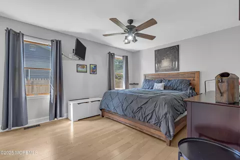 Bedroom - 1506 Beverly Rd, Forked River, NJ 08731 photo 2 of 4