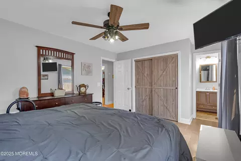 Bedroom - 1506 Beverly Rd, Forked River, NJ 08731 photo 3 of 4
