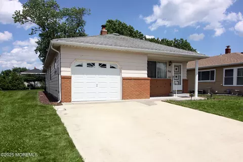 288 Barbados Dr N, Toms River, NJ 08757
