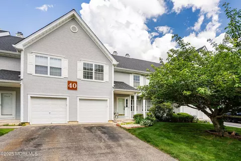 4005 Galloping Hill Ln, Toms River, NJ 08755