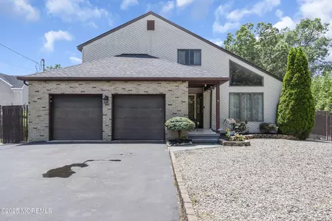 993 Sandy Cir, Manahawkin, NJ 08050