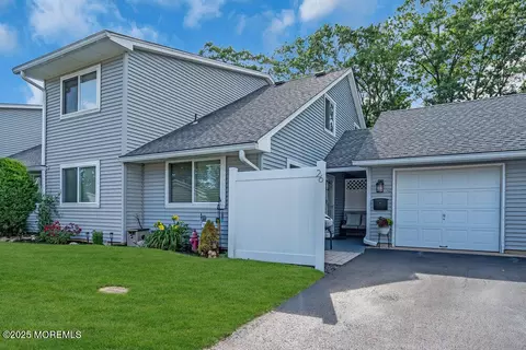 26 Kathy Ct, Brick, NJ 08724