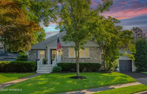 79 Lake Shore Dr, Red Bank, NJ 07701
