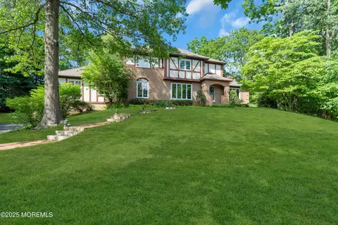 22 Hunt Rd, Freehold, NJ 07728