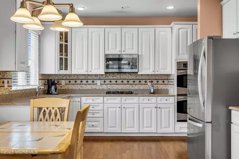 Kitchen - 42 Eagleswood Dr, Waretown, NJ 08758 photo 1 of 4
