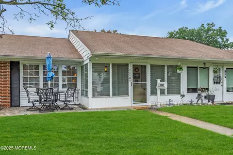 538 Portsmouth Dr # C, Lakewood, NJ 08701
