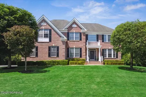 24 Rutledge Rd, Marlboro, NJ 07746