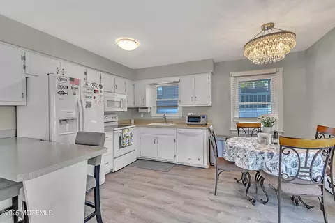 Kitchen - 4 Longpoint Dr, Brick, NJ 08723 photo 1 of 3