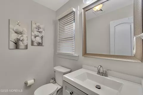 Bath - 4 Longpoint Dr, Brick, NJ 08723 photo 3 of 3