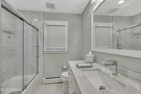 Bath - 4 Longpoint Dr, Brick, NJ 08723 photo 2 of 3