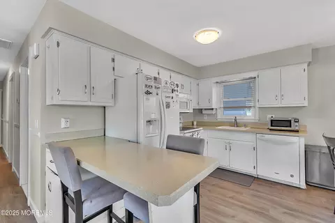 Kitchen - 4 Longpoint Dr, Brick, NJ 08723 photo 3 of 3