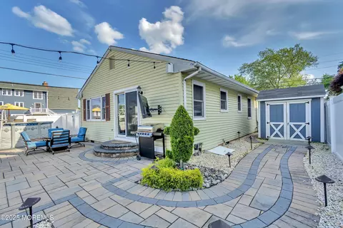 Exterior - 4 Longpoint Dr, Brick, NJ 08723 photo 5 of 7