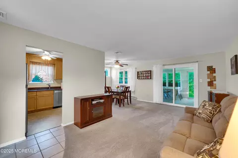 7 Robinson Rd, Brick, NJ 08724 photo 8