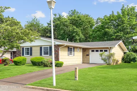 7 Robinson Rd, Brick, NJ 08724