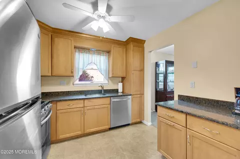 7 Robinson Rd, Brick, NJ 08724 photo 4