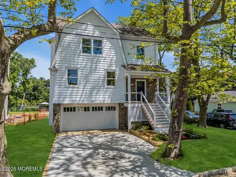 45 Shore Acres Ave, North Middletown, NJ 07748