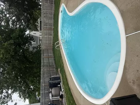 362 Marine St, Tuckerton, NJ 08087