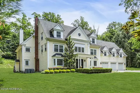 41 Marlpit Pl, Middletown, NJ 07748
