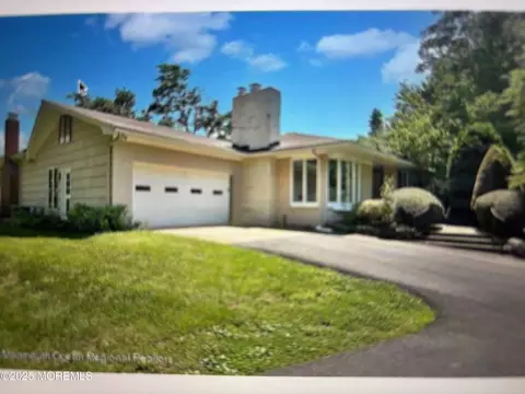 5 Whipporwill Valley Rd, Atlantic Highlands, NJ 07716