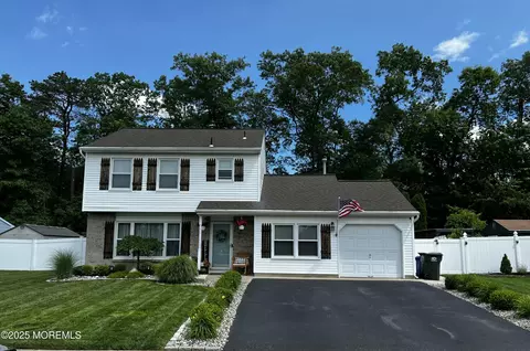 16 Constitution Dr, Howell, NJ 07731