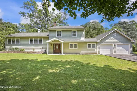 45 Normandy Ct, Middletown, NJ 07748