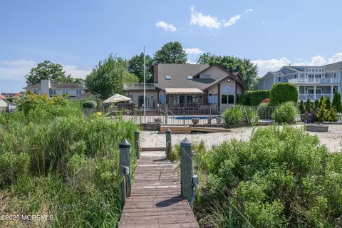 324 Magnolia Ave, Brielle, NJ 08730