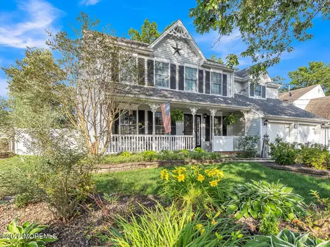 333 Mermaid Dr, Manahawkin, NJ 08050